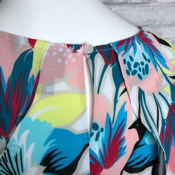 Worthington floral flutter sleeve blouse, small - Picture 6 of 7